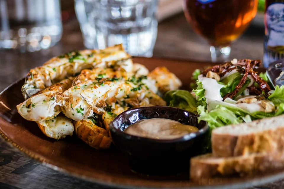 Demo image: A meal arranged on a table. Placeholder for the FOOD album.